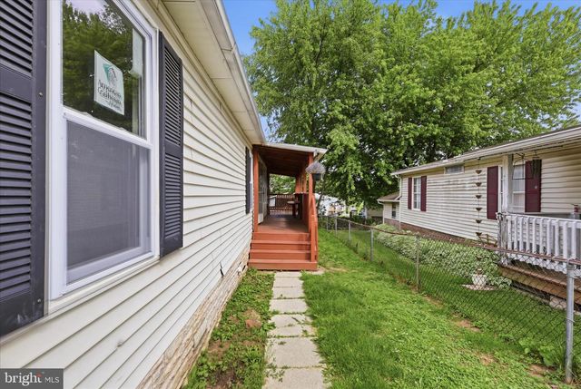 12021 HEATHER DR, Hagerstown, MD 21740