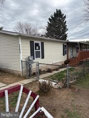 12021 HEATHER DR, Hagerstown, MD 21740