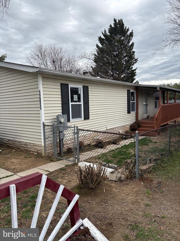 12021 HEATHER DR, Hagerstown, MD 21740