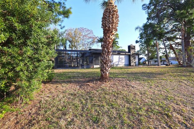 5667 CREEKWOOD DRIVE, Sarasota, FL 34233