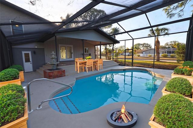 5667 CREEKWOOD DRIVE, Sarasota, FL 34233