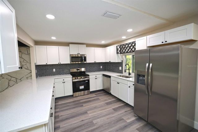 5667 CREEKWOOD DRIVE, Sarasota, FL 34233