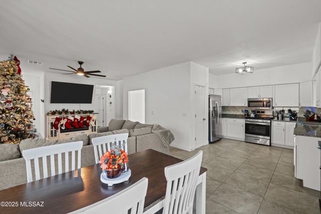 147 E Calle Puente Azul, Sahuarita, AZ 85629