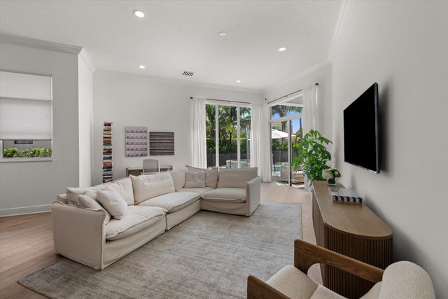 12171 Glen Bay Drive, Wellington, FL 33414