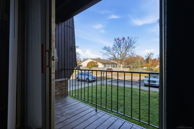 21661 Hillside Drive, Clinton Twp, MI 48035