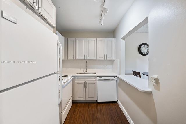 101 E Mcnab Rd 427, Pompano Beach, FL 33060