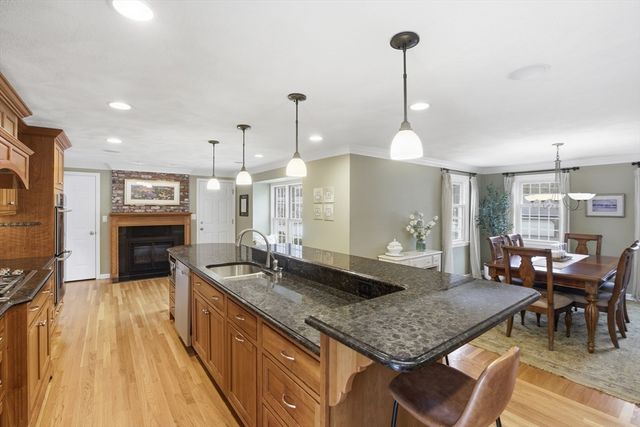 16 Heywood Road, Westford, MA 01886