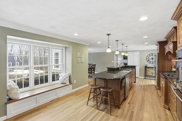 16 Heywood Road, Westford, MA 01886