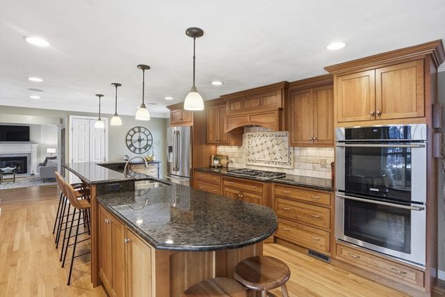 16 Heywood Road, Westford, MA 01886