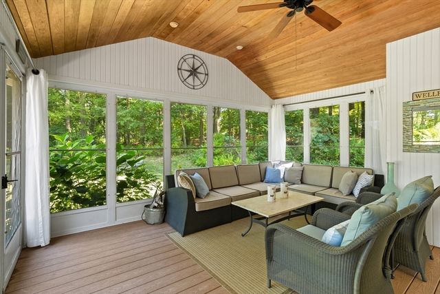 16 Heywood Road, Westford, MA 01886