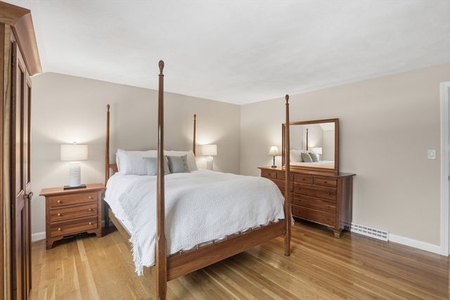 16 Heywood Road, Westford, MA 01886