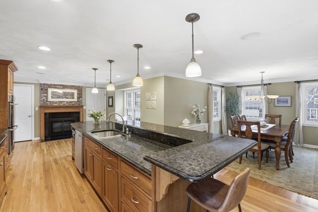 16 Heywood Road, Westford, MA 01886