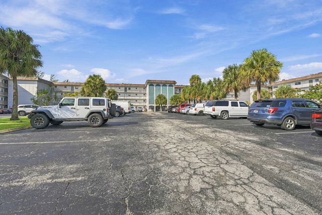 4311 CRYSTAL LAKE Drive 110, Deerfield Beach, FL 33064