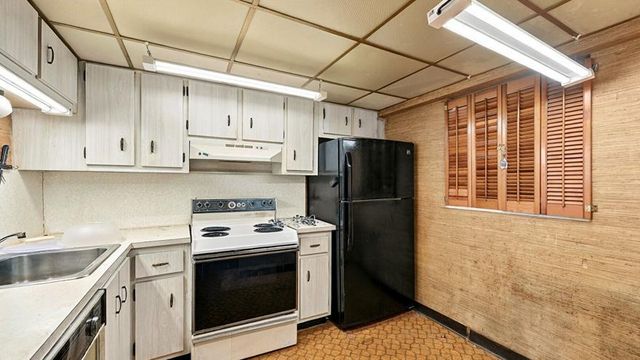 4311 CRYSTAL LAKE Drive 110, Deerfield Beach, FL 33064