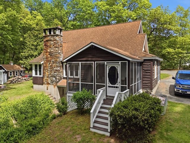 43 Flint Road, Tyngsborough, MA 01879