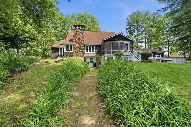 43 Flint Road, Tyngsborough, MA 01879