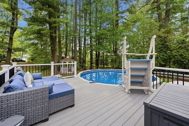 43 Flint Road, Tyngsborough, MA 01879