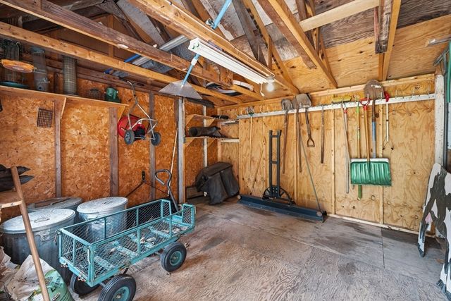43 Flint Road, Tyngsborough, MA 01879