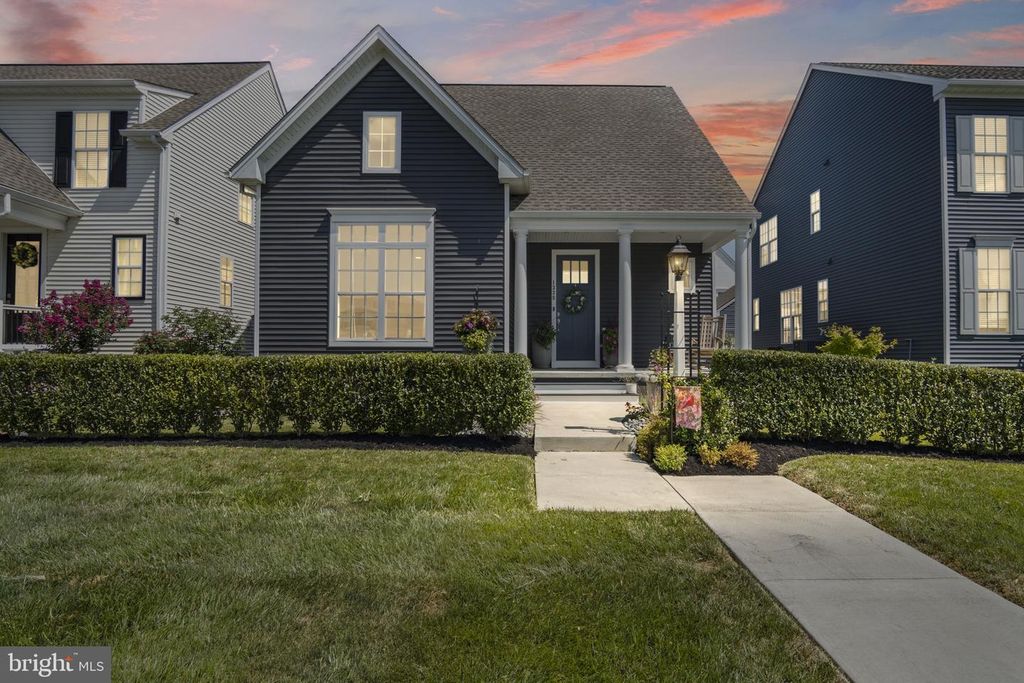 1338 SHARPS DR, Mechanicsburg, PA 17055