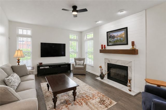 133 Hunter Drive, Cranberry Twp, PA 16066