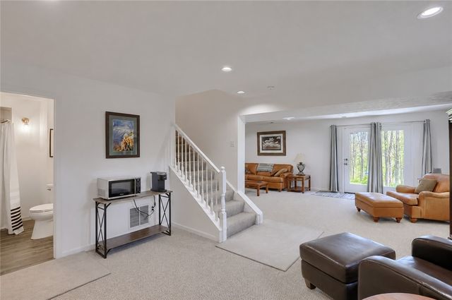 133 Hunter Drive, Cranberry Twp, PA 16066