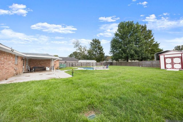 9944 Banway Dr, Central, LA 70739