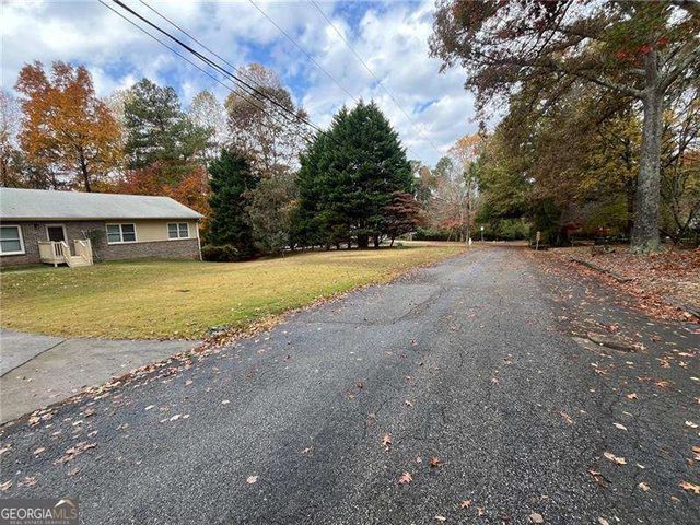 5052 Glaze Drive, Dunwoody, GA 30360