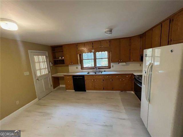 5052 Glaze Drive, Dunwoody, GA 30360