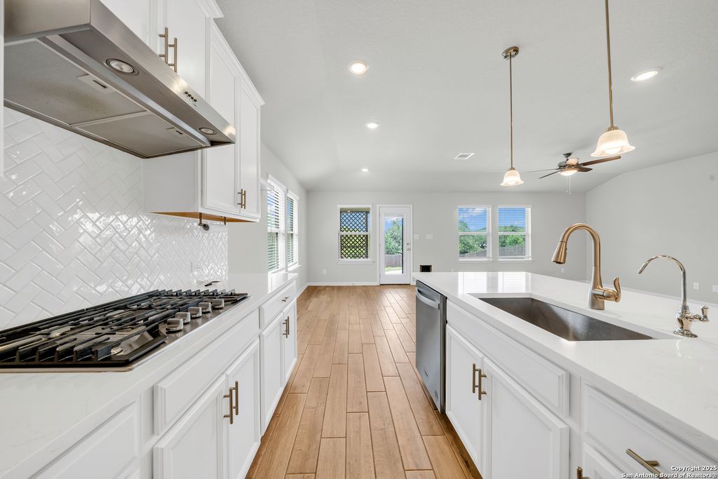 10206 Juniper Oaks, Boerne, TX 78006