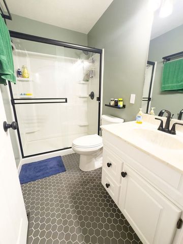 545 Quisenberry Ln, Hopkinsville, KY 42240