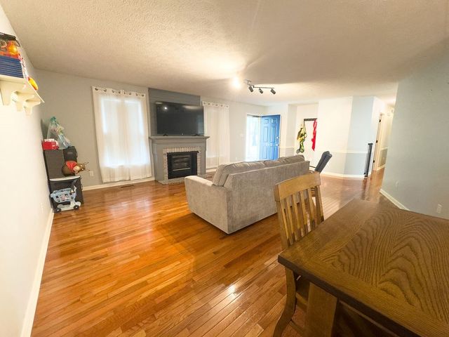 545 Quisenberry Ln, Hopkinsville, KY 42240