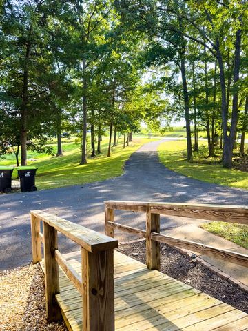 545 Quisenberry Ln, Hopkinsville, KY 42240