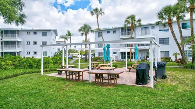 2217 SUNSET DRIVE E27, Bradenton, FL 34207