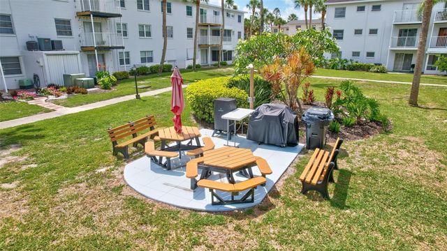2217 SUNSET DRIVE E27, Bradenton, FL 34207