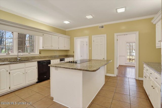 7170 Country Oaks Drive, Southaven, MS 38672