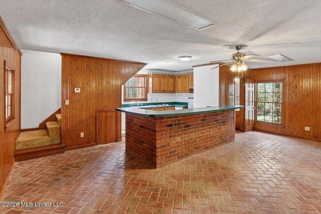 7170 Country Oaks Drive, Southaven, MS 38672