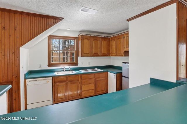 7170 Country Oaks Drive, Southaven, MS 38672