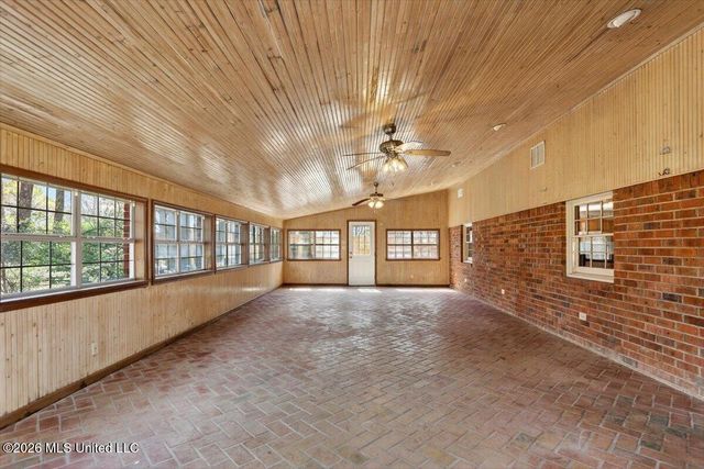 7170 Country Oaks Drive, Southaven, MS 38672