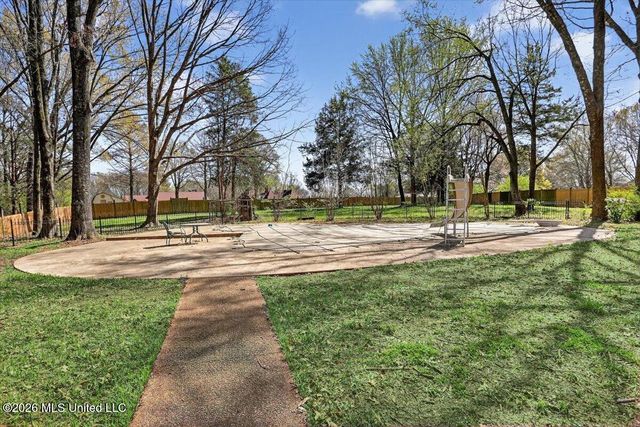 7170 Country Oaks Drive, Southaven, MS 38672