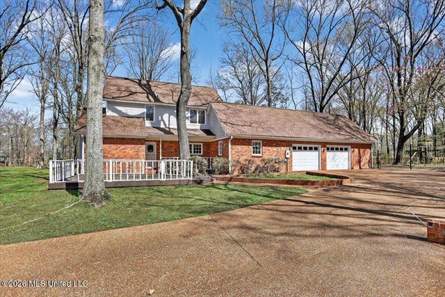 7170 Country Oaks Drive, Southaven, MS 38672