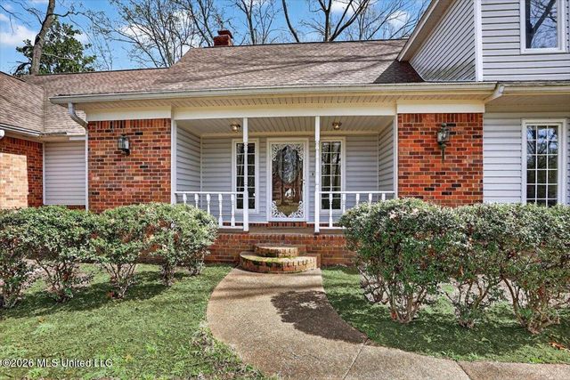 7170 Country Oaks Drive, Southaven, MS 38672