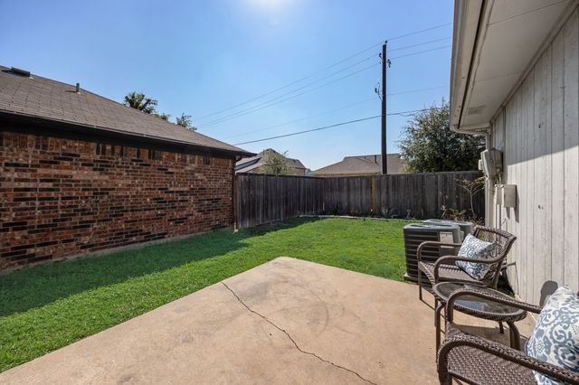 1106 Alameda Drive, Carrollton, TX 75007
