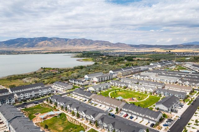 1084 E SEASIDE ST, Saratoga Springs, UT 84045