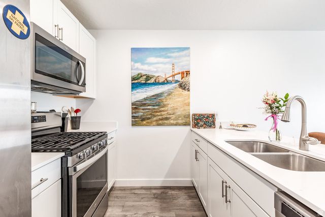 1084 E SEASIDE ST, Saratoga Springs, UT 84045