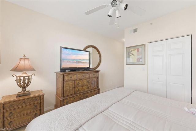 4610 Saint Croix LN 1021, Naples, FL 34109