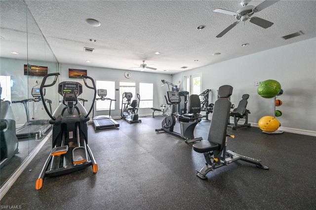 4610 Saint Croix LN 1021, Naples, FL 34109