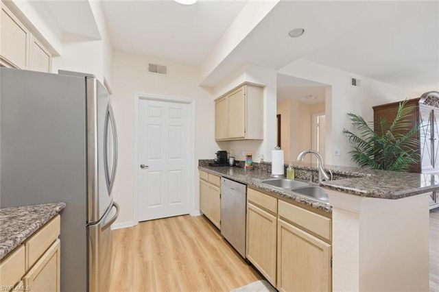 4610 Saint Croix LN 1021, Naples, FL 34109