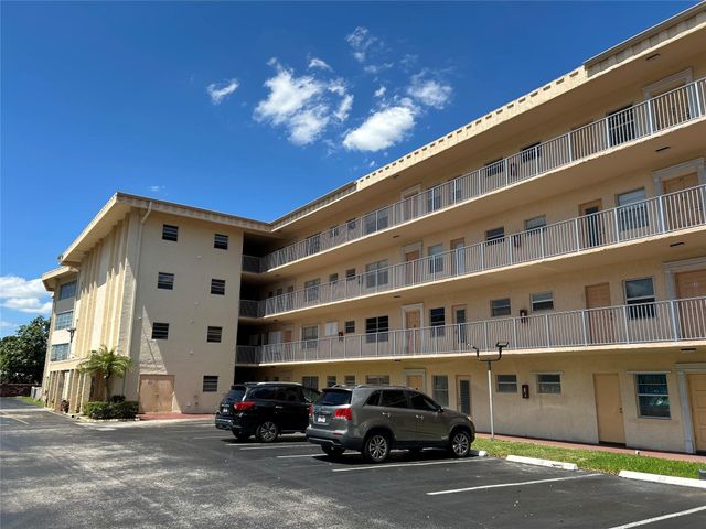 4191 NW 41st St 312, Lauderdale Lakes, FL 33319