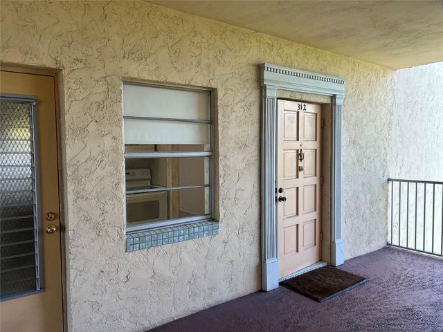 4191 NW 41st St 312, Lauderdale Lakes, FL 33319