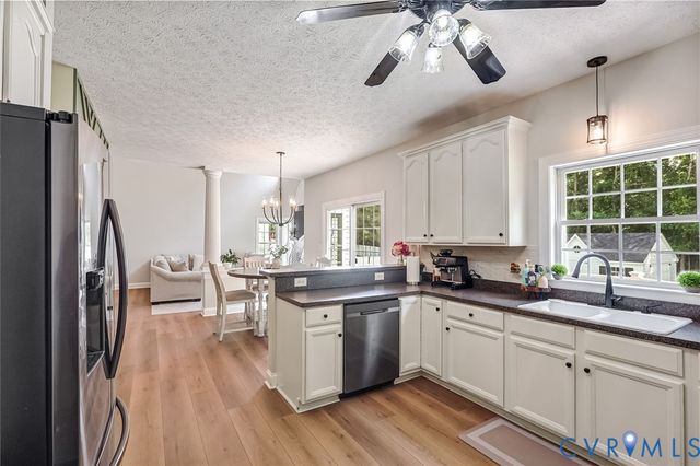 518 Greymont Ln, Chester, VA 23836